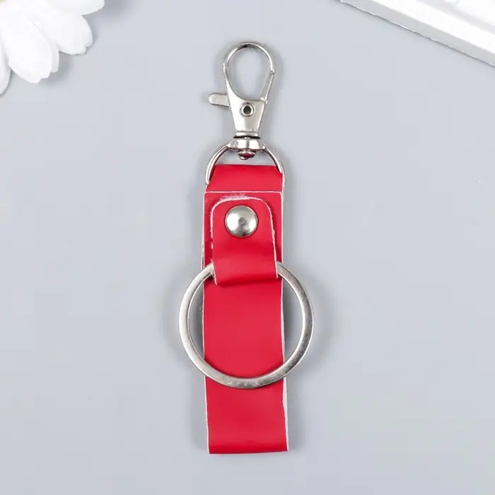 Брелок металл кожзам с карабином  Брелок металл кожзам с карабином "Ремешок - яркий"  7,5х3,2 см