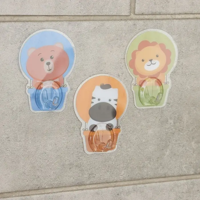 Крючки самоклеящиеся «Зверята», 3 шт, рисунок МИКС