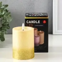 Светодиодная свеча LED RISALUX «Блёстки» 3хAAA золото 7,5х7,5х10 см Светодиодная свеча LED RISALUX «Блёстки» 3хAAA золото 7,5х7,5х10 см