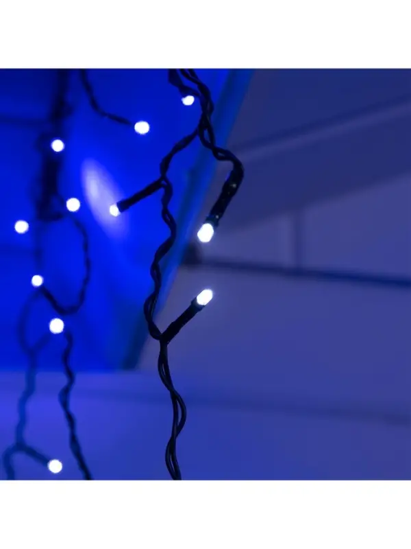 Гирлянда &laquo;Бахрома&raquo; 4&times;0.6 м, IP44, тёмная нить, 180 LED, свечение синее, мерцание белым, 220 В
