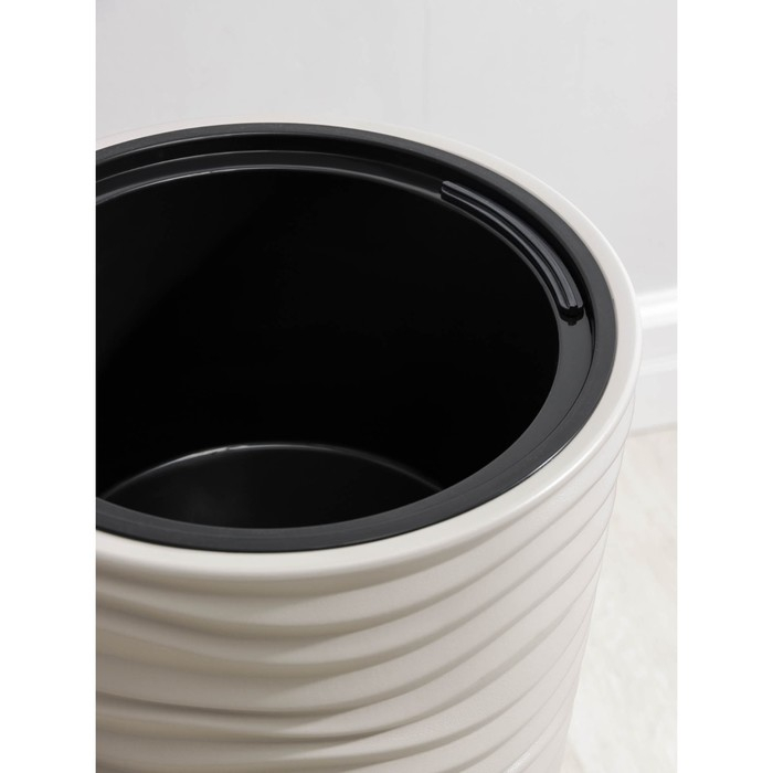 Кашпо для цветов со вставкой «Дюна», 42 л (8 л), цвет кремовый Кашпо для цветов со вставкой «Дюна», 42 л (8 л), цвет кремовый