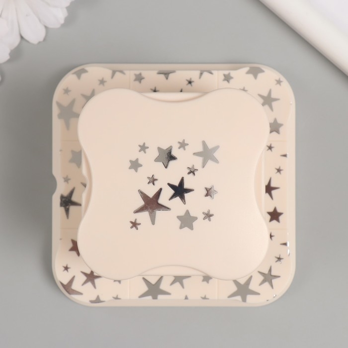 Дырокол фигурный рисунок 3,8х3,8 см Дырокол фигурный рисунок 3,8х3,8 см "Россыпь звёзд" 6.1х6,1х4,1 см