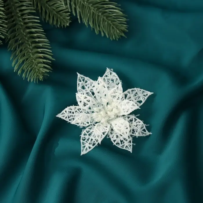 Ёлочные игрушки 6 шт. «Зимнее волшебство. Цветы заснеженные» пластик, резные, 7.5 см, белый