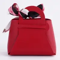 Кожанная подарочная сумочка 13 х12 х 5,5 см красная