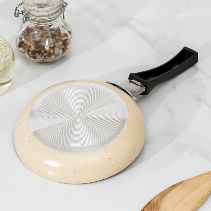 Сковорода «Стоун», d=14,3 см, пластиковая ручка, антипригарное покрытие, цвет бежевый Сковорода «Стоун», d=14,3 см, пластиковая ручка, антипригарное покрытие, цвет бежевый