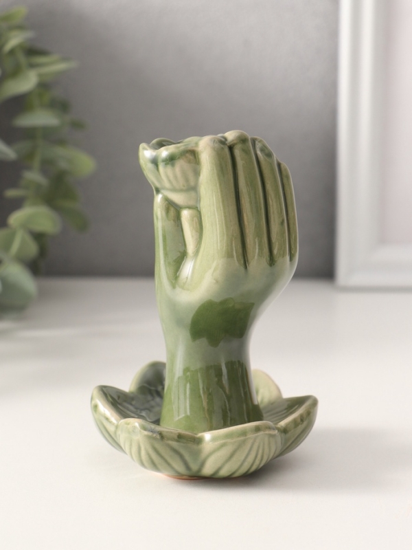 Подставка для благовоний керамика "Цветок в руке" 7,5х7,5х10,5 см