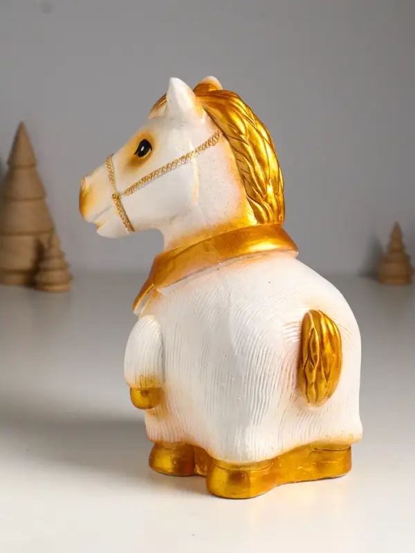 Копилка Копилка "Конь в пальто" 22,5х18х13 см, белый с золотом