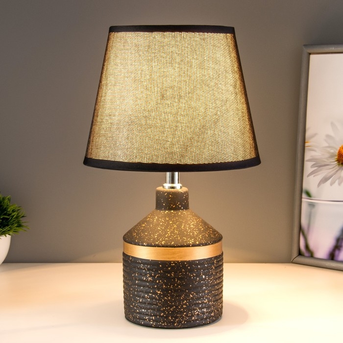Настольная лампа Настольная лампа "Аквилина" Е14 40Вт черно-золотой 20х20х33 см RISALUX