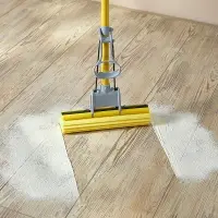 Швабра с отжимом и сменной насадкой ПВА тм VETTA, телеск. ручка 120см, 1 ряд роликов