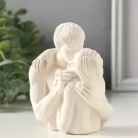 Фигурка &laquo;Любовь&raquo;, 11&times;7&times;8 см, гипс