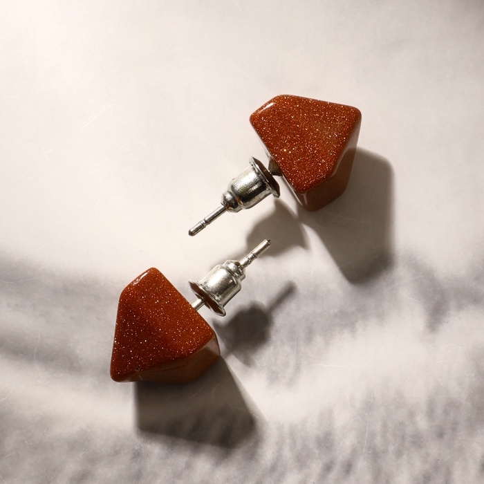 Пусеты пирамида «МИКС камней» Пусеты пирамида «МИКС камней»