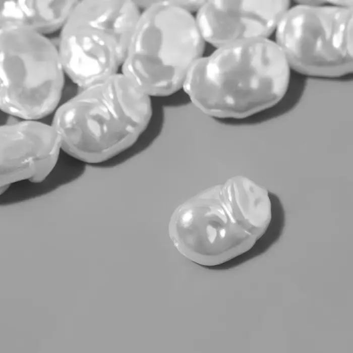 Бусины пластиковые на нити &laquo;Жемчуг&raquo;, 15&times;10 мм, набор 80 шт., цвет белый