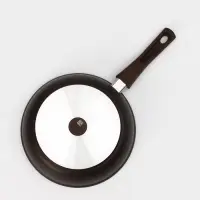 Сковорода KUKMARA, d=26 см, стеклянная крышка, съёмная ручка, антипригарное покрытие, литой алюминий, коричневая