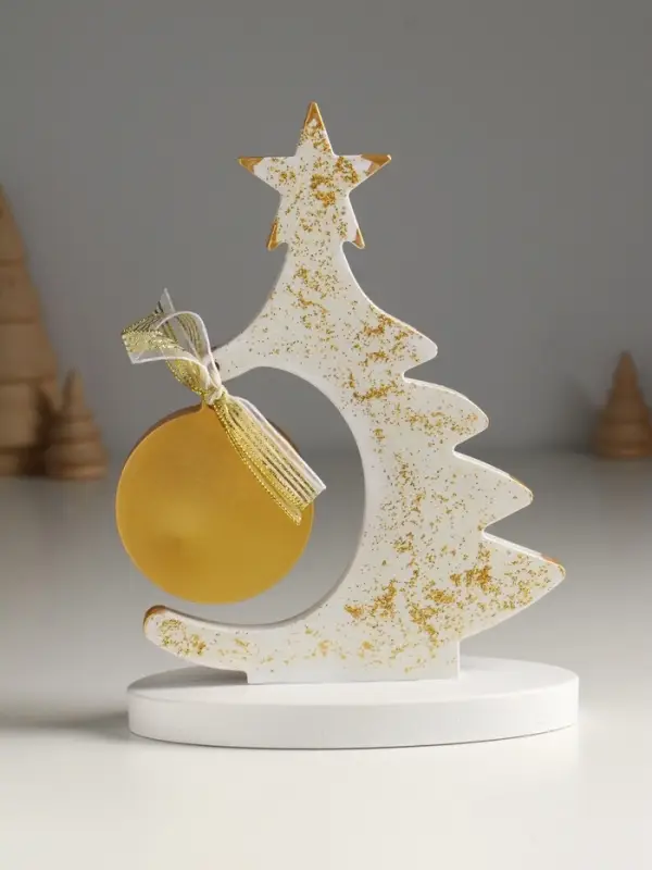 Фигура "Ёлочка с шаром" 20х7,5х14,5 см, белый с золотом