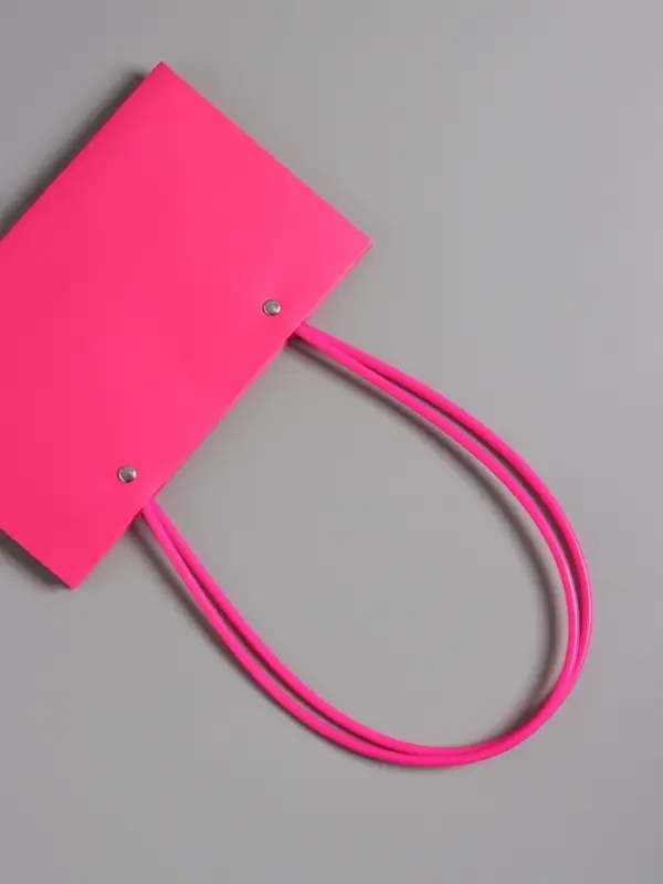 Сумка для цветов влагостойкая, фуксия, 22x10.5x13.5 см Сумка для цветов влагостойкая, фуксия, 22x10.5x13.5 см