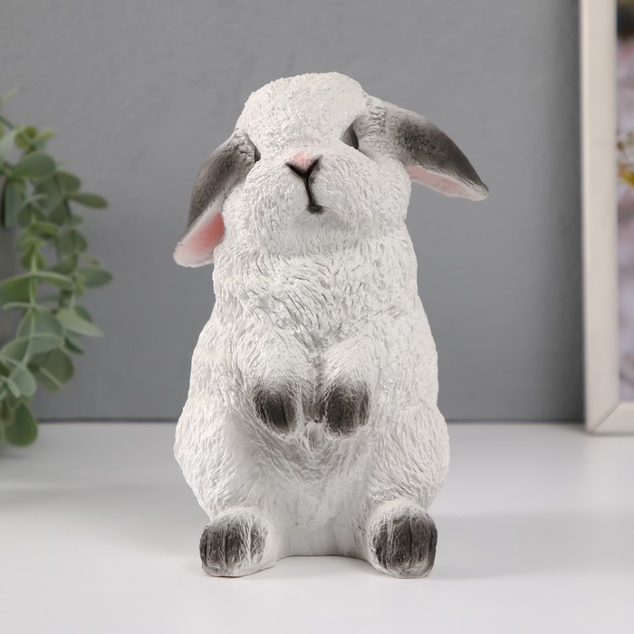 Копилка Копилка "Кролик №4 Белый с чёрными кончиками" высота 17,5 см,ширина 11,5 см, длина 11,5 см.