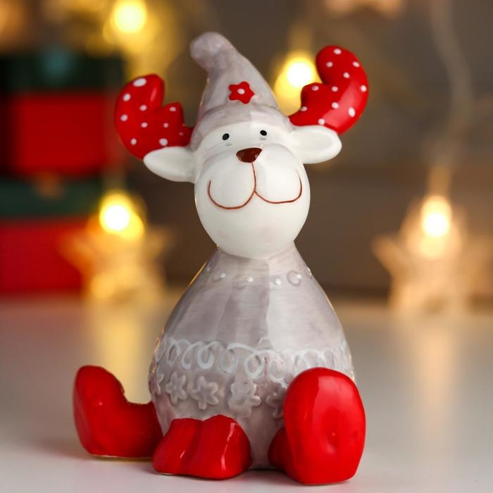 Сувенир керамика Сувенир керамика "Лосик, серый свитер и колпак, красные рожки в горох" 12х9,5х8 см