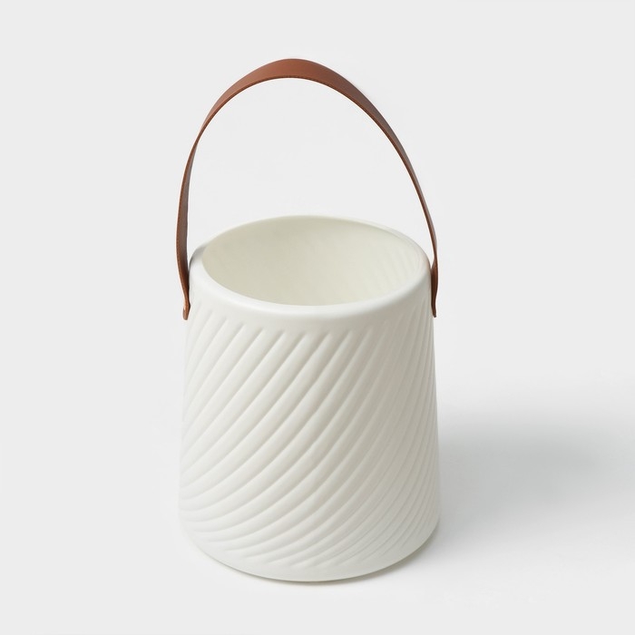 Ваза для цветов LaDо́m «Ведёрко», 2,8 л, 18×16,5×14 см, цвет белый Ваза для цветов LaDо́m «Ведёрко», 2,8 л, 18×16,5×14 см, цвет белый