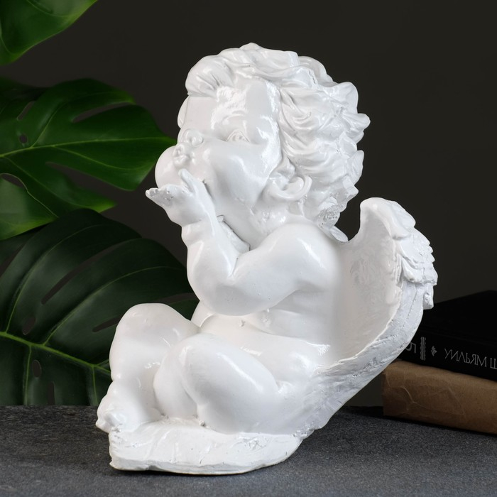 Фигура Фигура "Ангел посылает воздушный поцелуй" белый, 23х28х21см