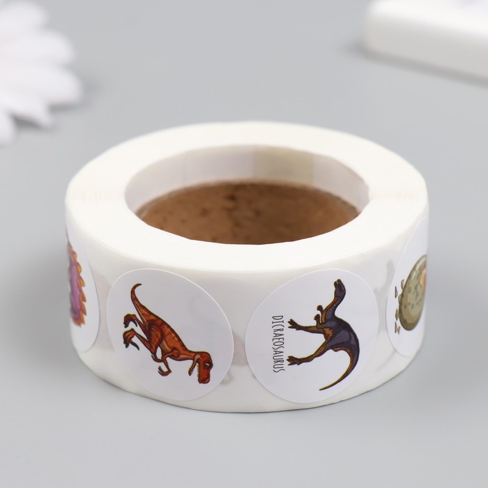 Наклейка бумага Наклейка бумага "Динозавры" d=2,5 см 500 шт в рулоне