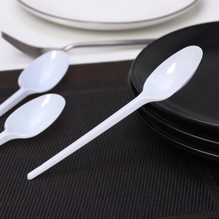 Набор белых пластиковых одноразовых ложек, 16 см, 12 шт Набор белых пластиковых одноразовых ложек, 16 см, 12 шт