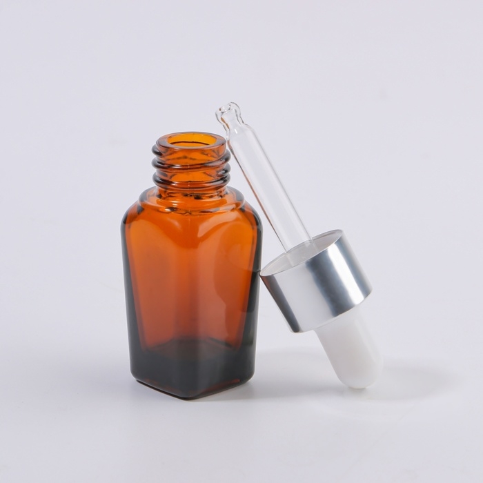 Бутылочка стеклянная для хранения с пипеткой, 10 мл, цвет коричневый/белый Бутылочка стеклянная для хранения с пипеткой, 10 мл, цвет коричневый/белый