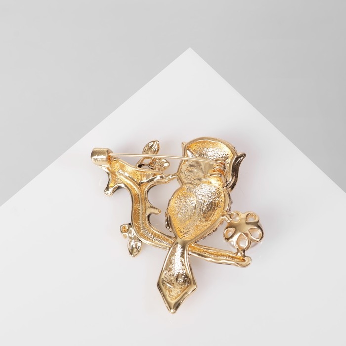 Брошь «Филин» на ветке, цвет чёрно-белый в жёлтом золоте Брошь «Филин» на ветке, цвет чёрно-белый в жёлтом золоте