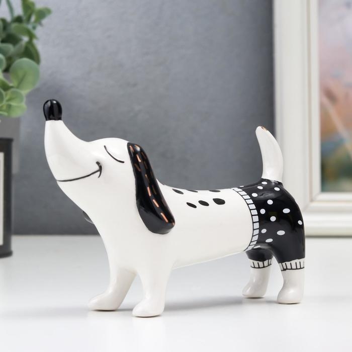 Сувенир керамика Сувенир керамика "Такса в шортах" бело-чёрный 9,3х5,3х13,7 см