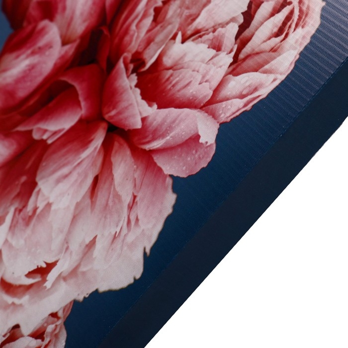 Картина-холст на подрамнике Картина-холст на подрамнике "В шикарных пионах" 50х70 см