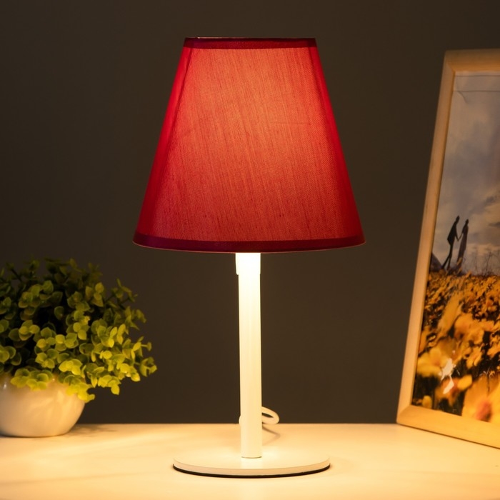 Лампа настольная Jack 1х15Вт Е14 белый/розовый 18х18х32см RISALUX Лампа настольная Jack 1х15Вт Е14 белый/розовый 18х18х32см RISALUX