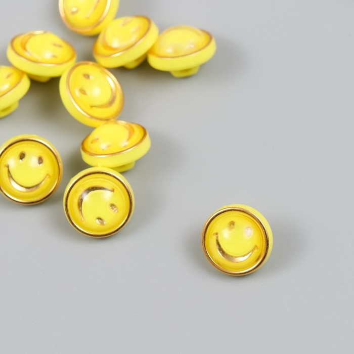 Пуговица пластик для творчества Пуговица пластик для творчества "Жёлтый смайлик" набор 10 шт 1,2х1,2х0,8 см