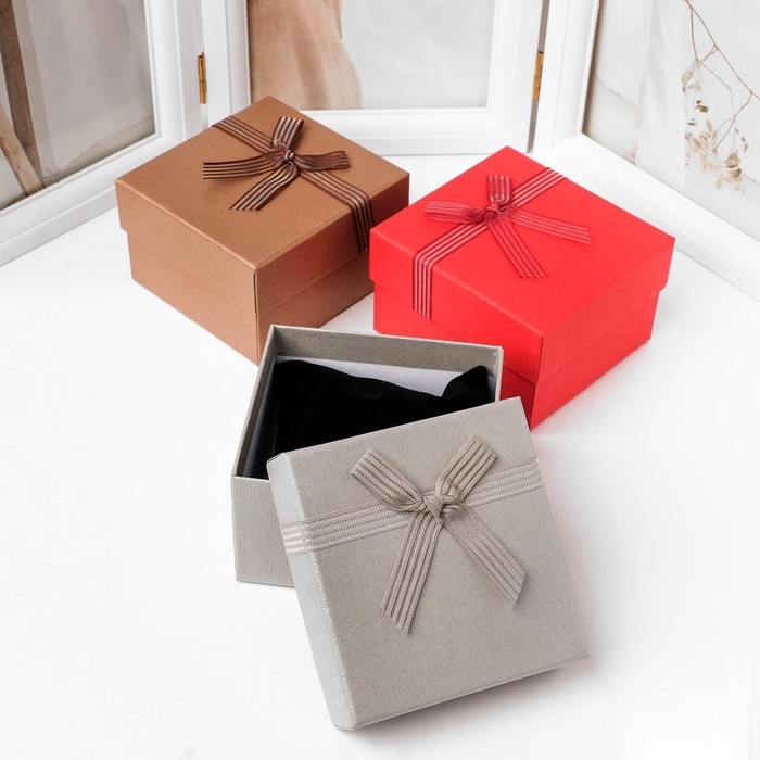 Коробочка подарочная под браслет/часы «Гипюровый бант», 9×9 (размер полезной части 8,5×8,5 см), цвет МИКС Коробочка подарочная под браслет/часы «Гипюровый бант», 9×9 (размер полезной части 8,5×8,5 см), цвет МИКС