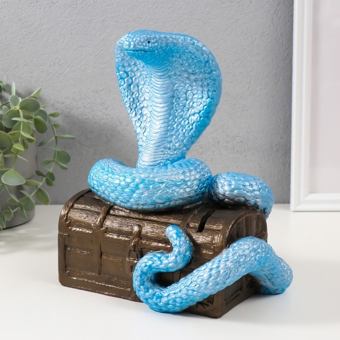 Копилка Копилка"КОБРА НА СУНДУКЕ "  20 х 17 х 12 см.