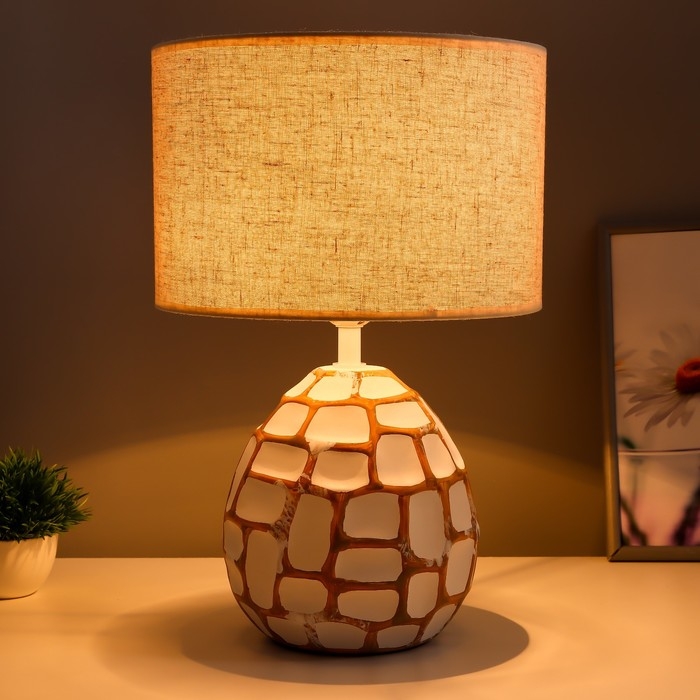 Настольная лампа Настольная лампа "Камилла" Е27 40Вт бело-шоколадный 27,5х27,5х42,5 см RISALUX