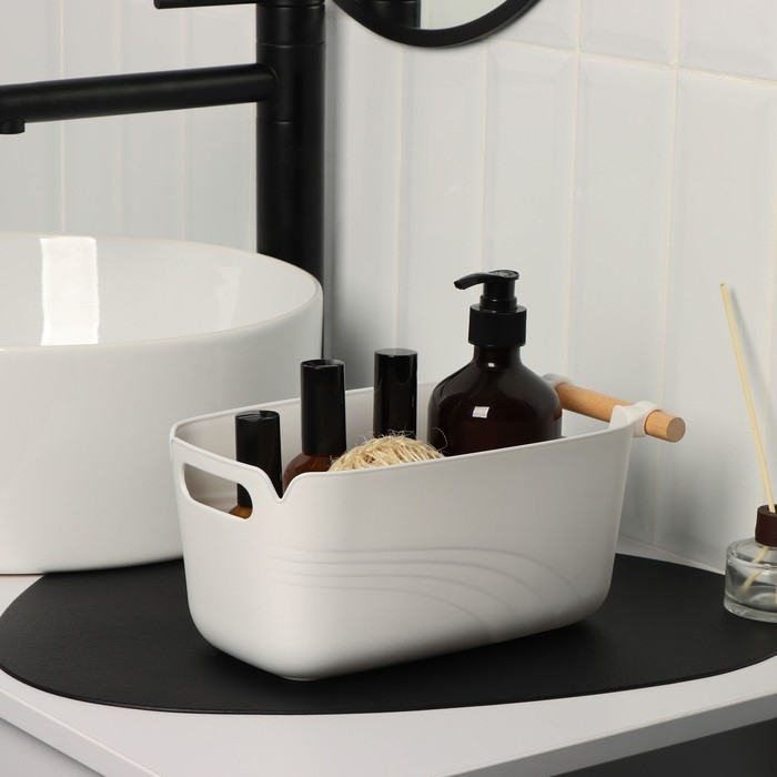 Контейнер для хранения с ручкой LaDо́m «Лаконичность», 27×14,8×11,8 см, цвет белый Контейнер для хранения с ручкой LaDо́m «Лаконичность», 27×14,8×11,8 см, цвет белый