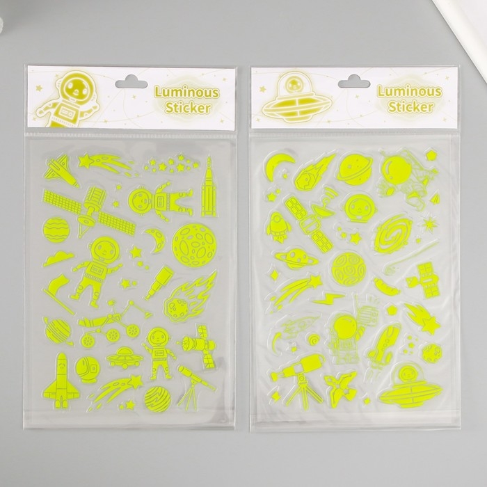 Наклейка пластик фосфорная Наклейка пластик фосфорная "Яркий космос" МИКС 27х15,5 см