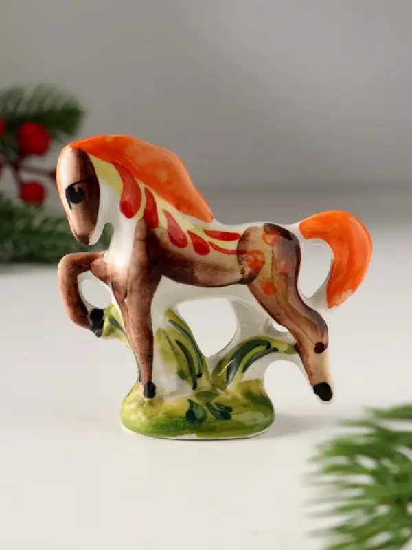 Сувенир Конь на подставке, 8х8 см, гжель, цвет Сувенир Конь на подставке, 8х8 см, гжель, цвет