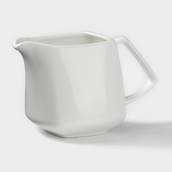 Молочник фарфоровый Ilona, 310 мл Молочник фарфоровый Ilona, 310 мл