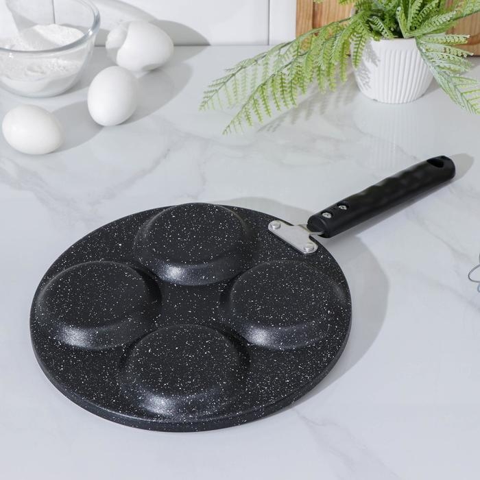 Сковорода для оладий «Квартет», 41×24×2,5 см, пластиковая ручка, цвет чёрный Сковорода для оладий «Квартет», 41×24×2,5 см, пластиковая ручка, цвет чёрный