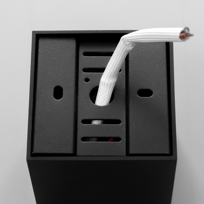 Светильник Светильник "Кубик" LED 4000К 10Вт DIM220 черный золото 7,5х7,5х9,5см