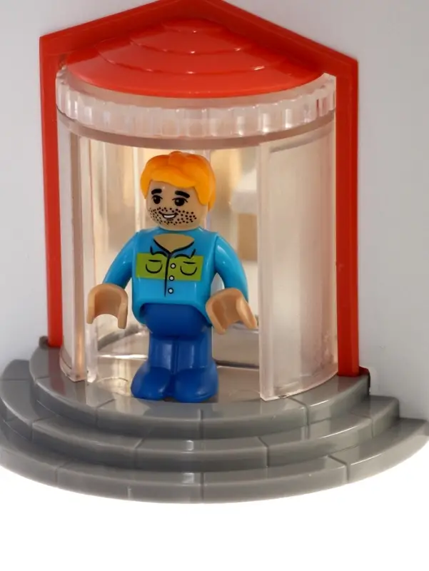 Кукольный домик с мебелью Кукольный домик с мебелью