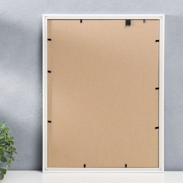 Фоторамка пластик 30х40 см белый (981) Фоторамка пластик 30х40 см белый (981)