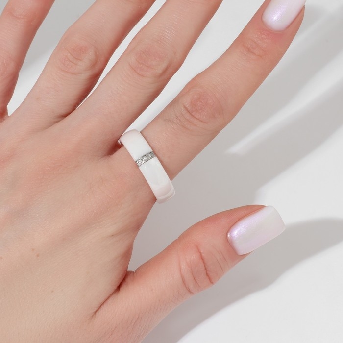 Кольцо керамика «Стразы», 6 мм, цвет белый, 20 размер