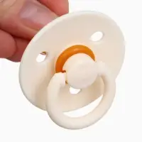 Соски-пустышки, от 0 мес., латекс, классические, в контейнере, набор из 2 шт., айвори/серо-зелёный, M&B