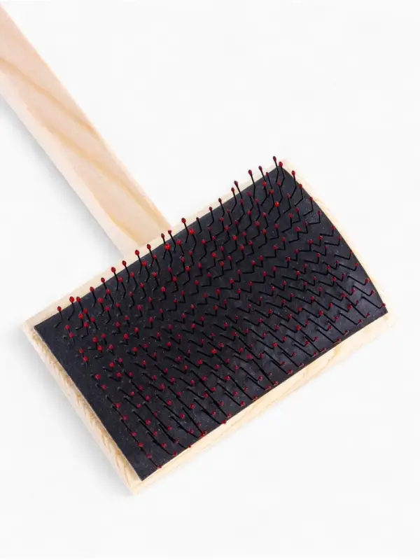 Щетка-пуходёрка деревянная ZOONIK полукруглая, большая с каплей, 85×55 см Щетка-пуходёрка деревянная ZOONIK полукруглая, большая с каплей, 85×55 см