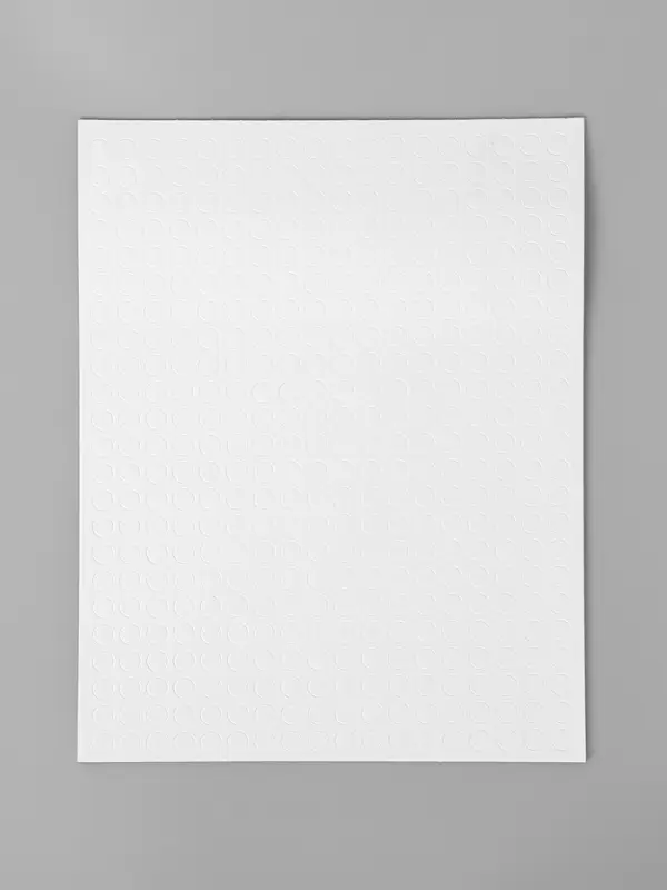 Клейкая лента двухсторонняя "Круглый белый" диаметр 0,8 см на листе 414 шт