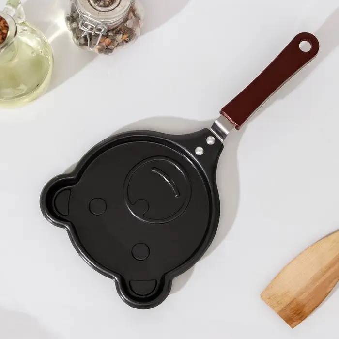 Сковорода Доляна «Мишка», d=14 см, пластиковая ручка, антипригарное покрытие, цвет чёрный Сковорода Доляна «Мишка», d=14 см, пластиковая ручка, антипригарное покрытие, цвет чёрный