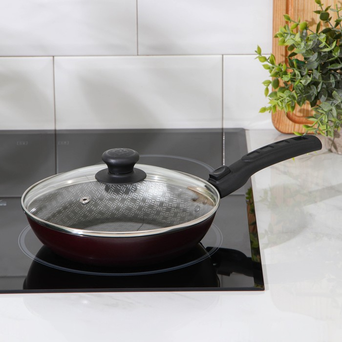 Сковорода «Хозяюшка», d=20 см, съёмная ручка, стеклянная крышка, антипригарное покрытие, цвет бордовый Сковорода «Хозяюшка», d=20 см, съёмная ручка, стеклянная крышка, антипригарное покрытие, цвет бордовый