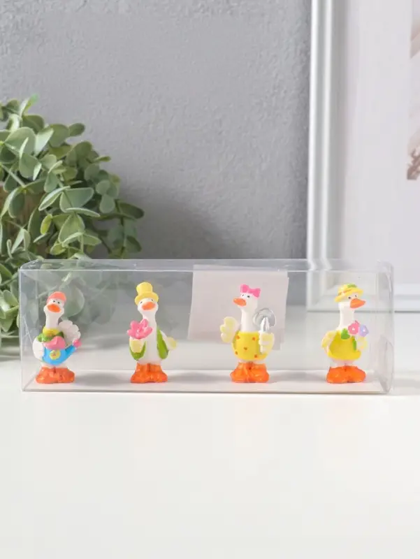 Сувенир полистоун "Гусятки в ярких нарядах" набор 4 шт 2,5х2,5х5,5 см