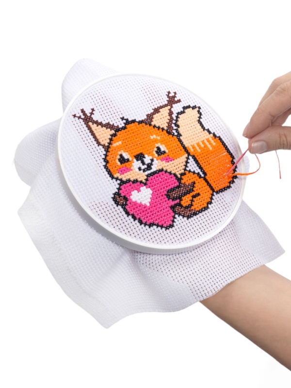 Набор для творчества. Вышивка Набор для творчества. Вышивка "Бельчонок с сердечком" (с пяльцами) 05620